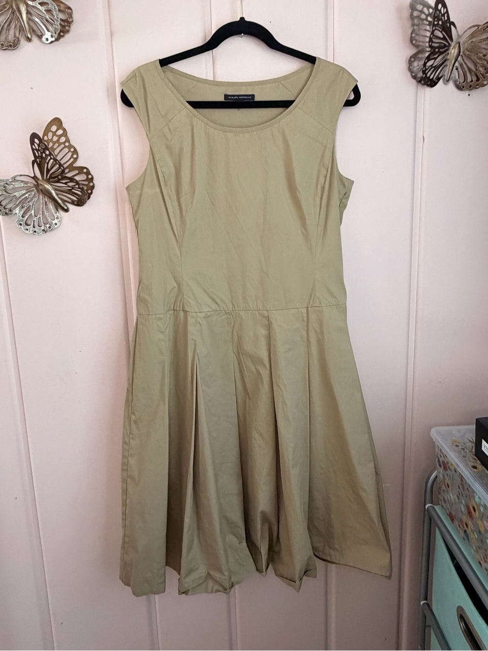 Banana Republic Sleeveless Fit-and-Flare Dress in Light Khaki